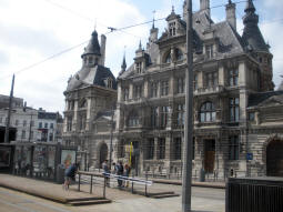 The bank from the east and south-eastbound platform