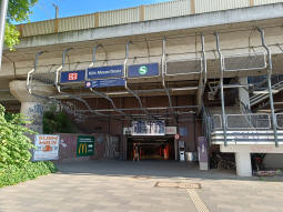 Northern entrance which also gives access to some of the railway station platforms