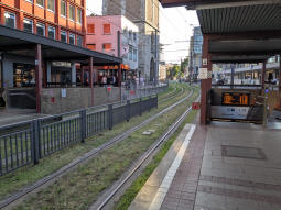 Accesses to the north- and (in the future) southbound platforms from the east- and westbound (pictured from the latter)