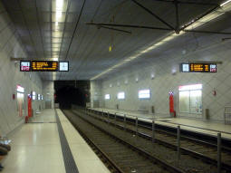 The north- and southbound platforms from the northbound