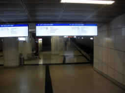Approaching the south- and eastbound platforms coming from the other platforms