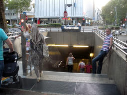 The entrance to the underground station for northbound and trams via Heinrich-Heine-Allee from by the platform for trams via Sternstra�e